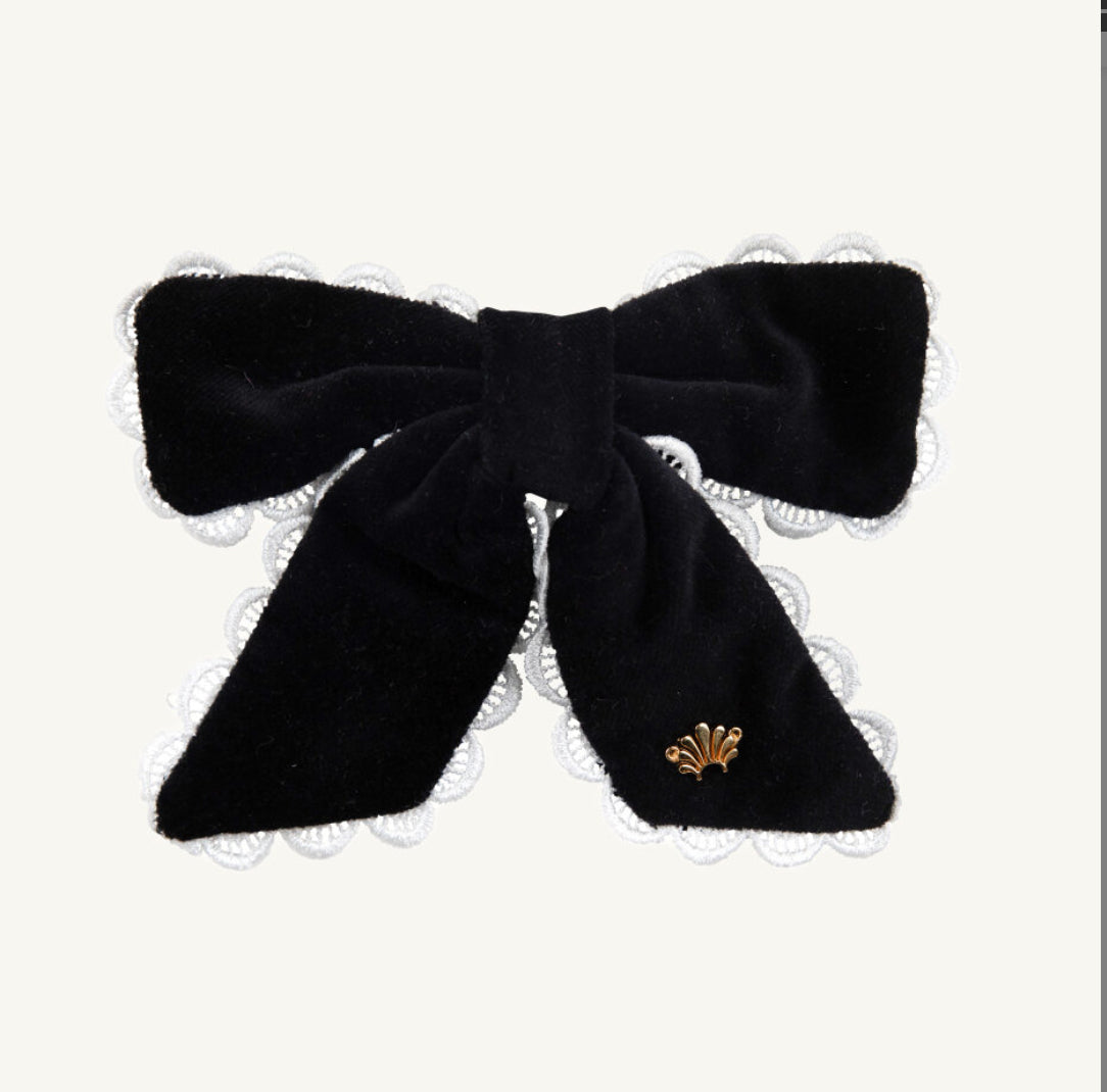 Lele Barrette- Black